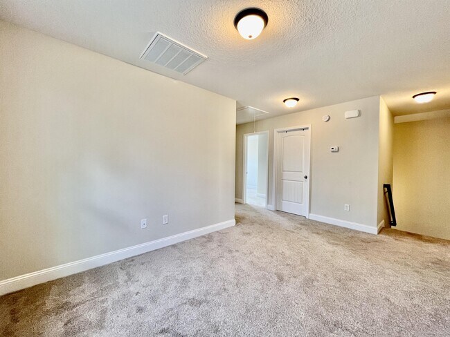 Building Photo - 759 Fairview Cir