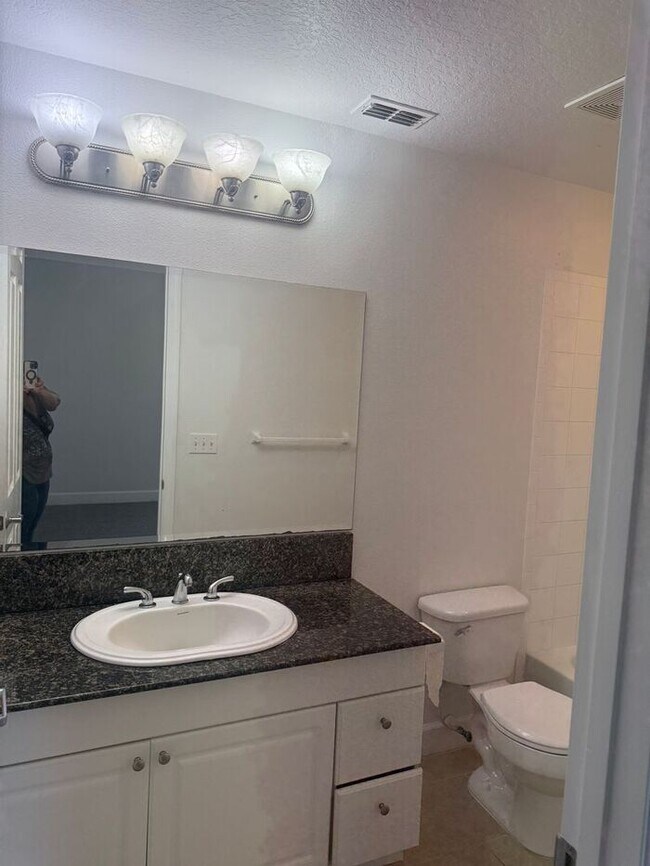 Building Photo - Townhome in Heritage Key, Kissimmee