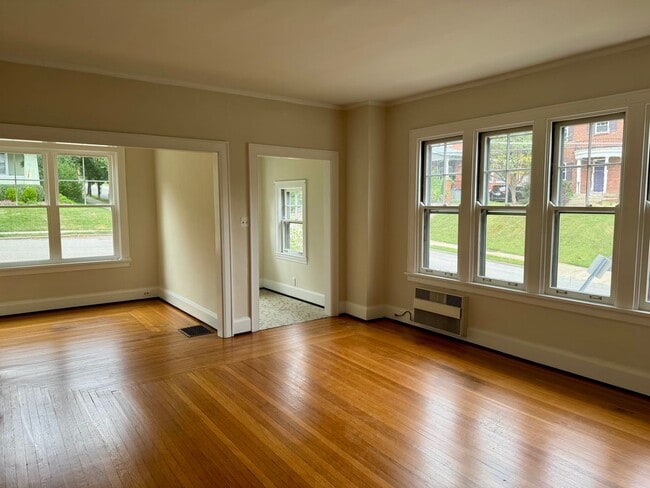 Building Photo - 3590 Outlook Ave