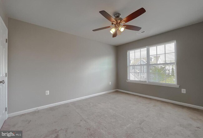 Building Photo - 23246 Lindsay Dr