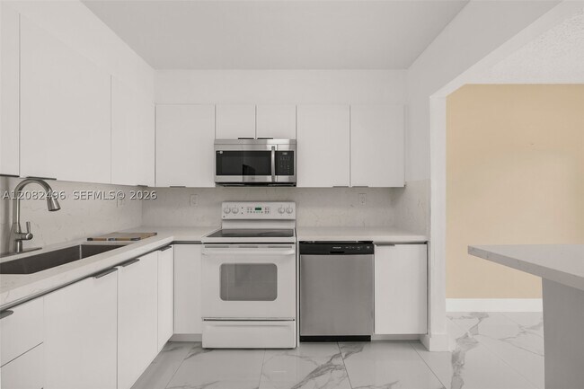 Building Photo - 1284 W 44th Pl