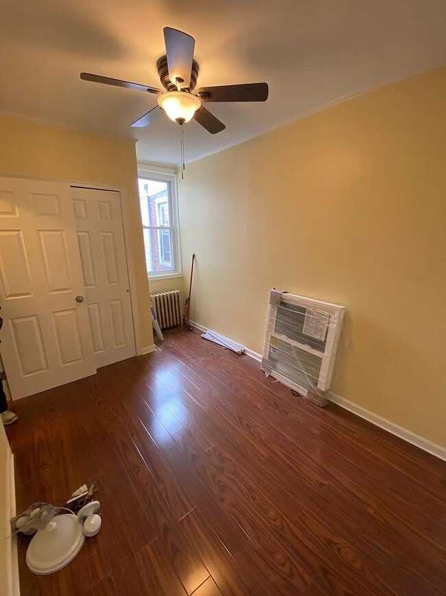 Building Photo - Recently updated 3 Beds 1.5 Bath home, loc...