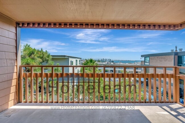 Building Photo - 2 BR/ 2BA 1380 SQFT Point Loma / La Playa ...