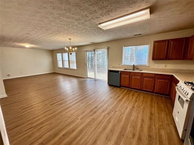 Building Photo - 2735 Meadow Trace Dr