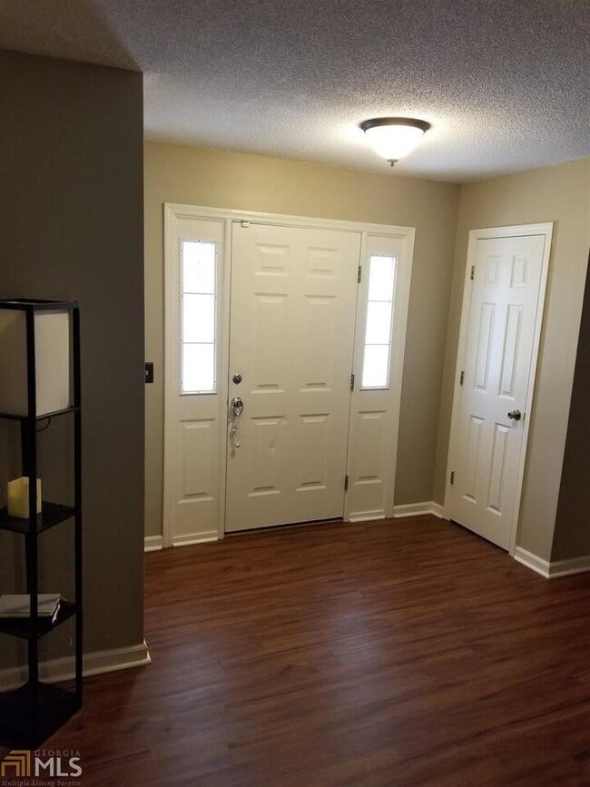 Building Photo - 2541 Westover Dr