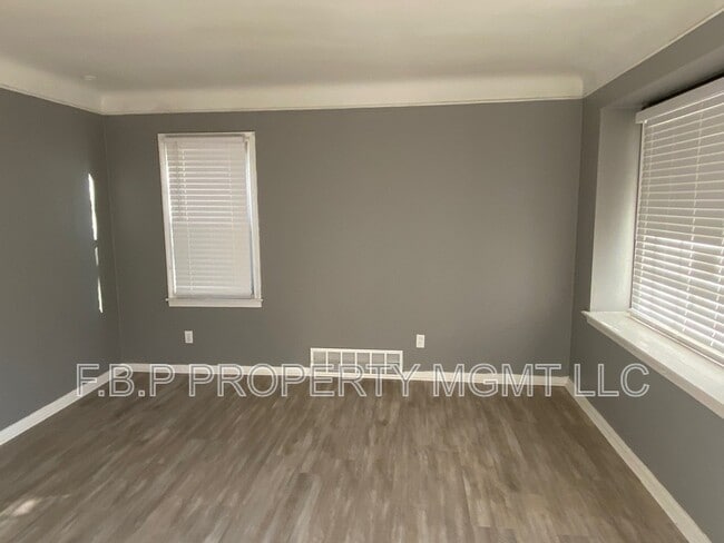 Building Photo - 19480 Huntington Rd