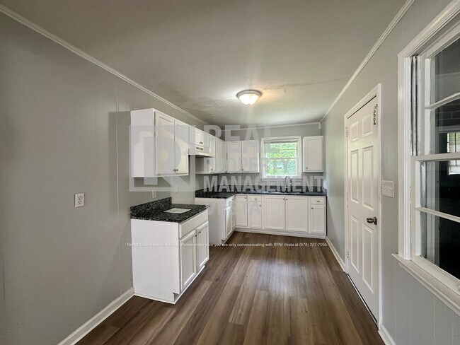 Building Photo - 3257 Ohara Dr S
