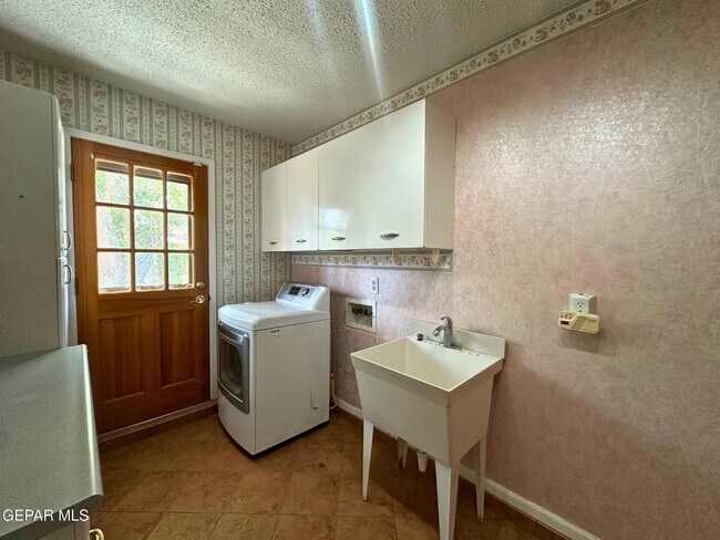 Building Photo - 1067 Villa Linda Way