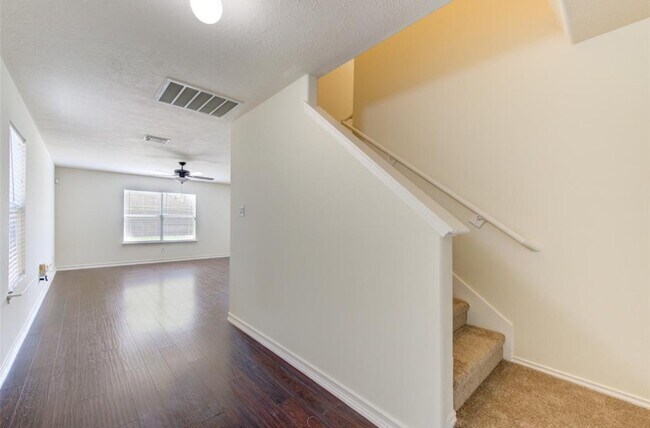Building Photo - 15002 Sunset Bay Ct