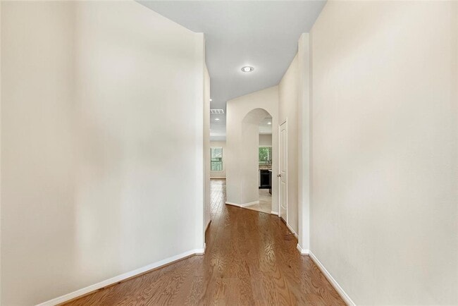 Building Photo - 2471 Garden Falls Dr