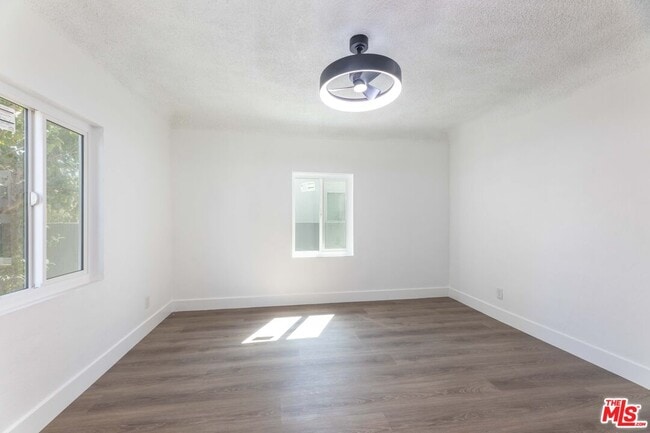 Building Photo - 2295 W Wardlow Rd