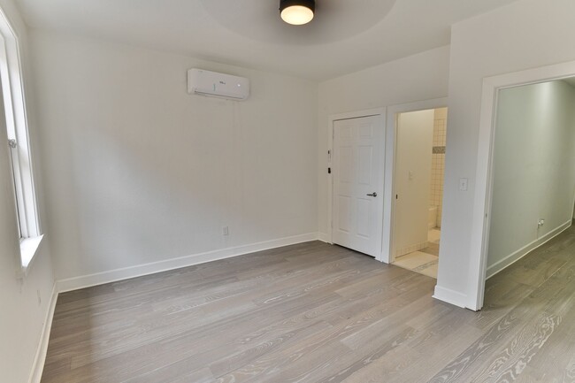 Building Photo - 4 Bedroom Single Family Home on Susquehann...