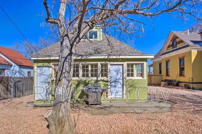 Building Photo - 706 Wilson Ave