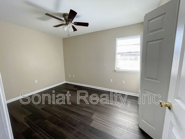 Building Photo - 7596 Morel St