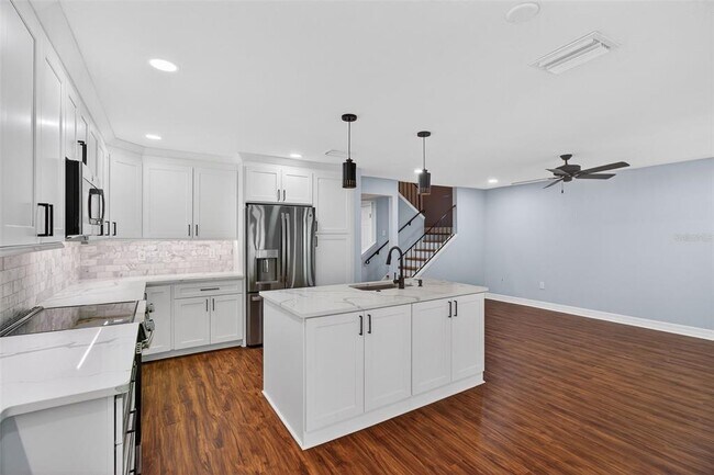 Building Photo - 6660 Cape Hatteras Way NE