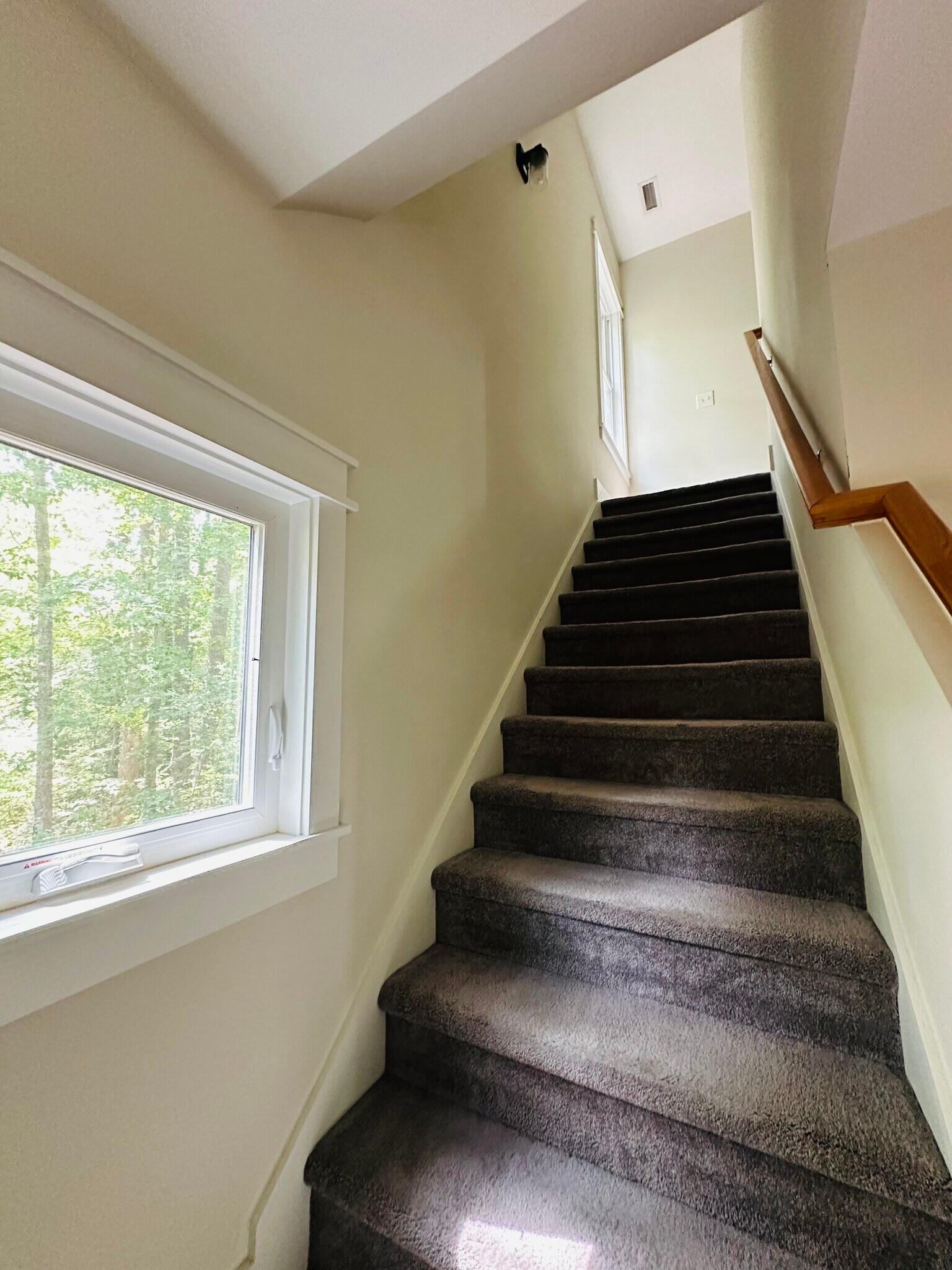 Building Photo - 2427 Winburn Ave