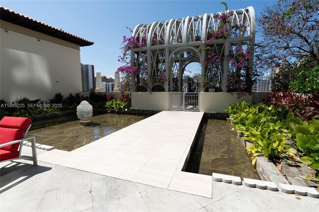 Building Photo - 150 Sunny Isles Blvd