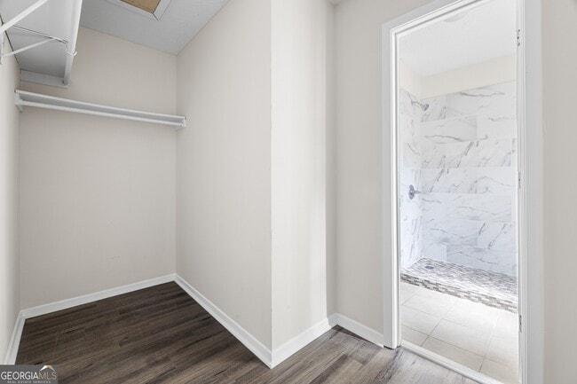 Building Photo - 3111 Linden Dr