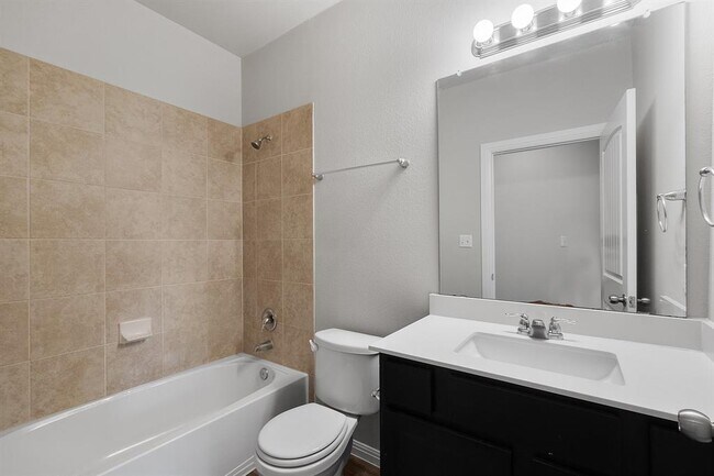 Building Photo - 13024 Tinker St