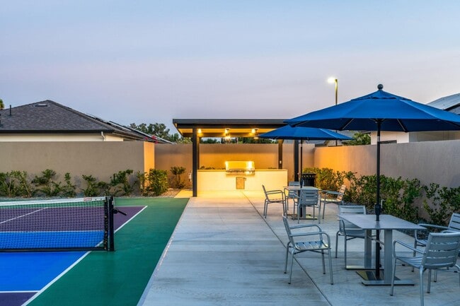 Building Photo - 2806 E Alluvial Ave