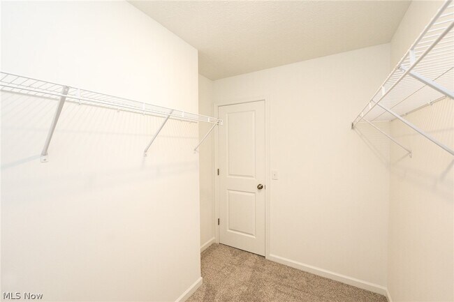 Building Photo - 98 Brewster Dr