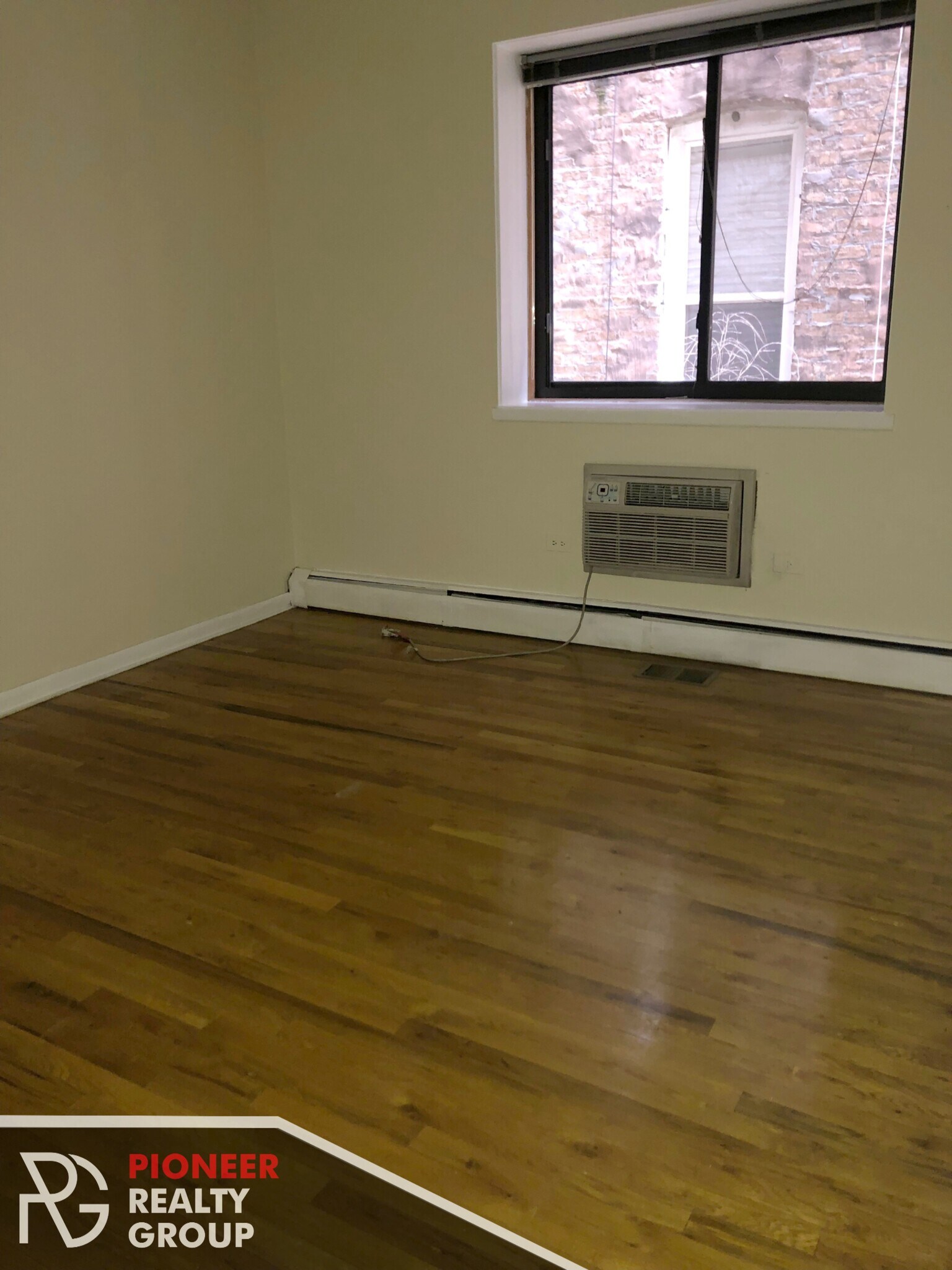 Building Photo - 1427 N Dearborn St