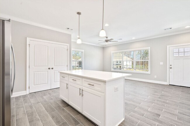Building Photo - 2036 Downs Way