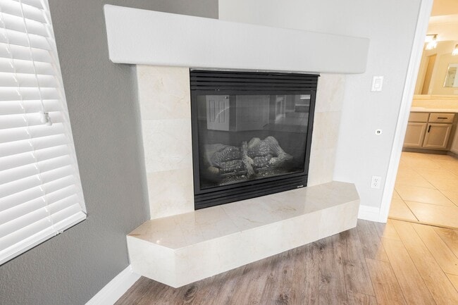Building Photo - Gorgeous 1 Story Home in Gated Community