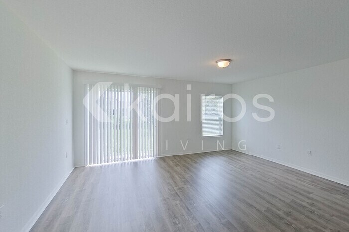 Building Photo - 158 Snedeker St