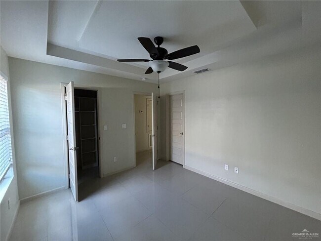 Building Photo - 16 Upas Dr