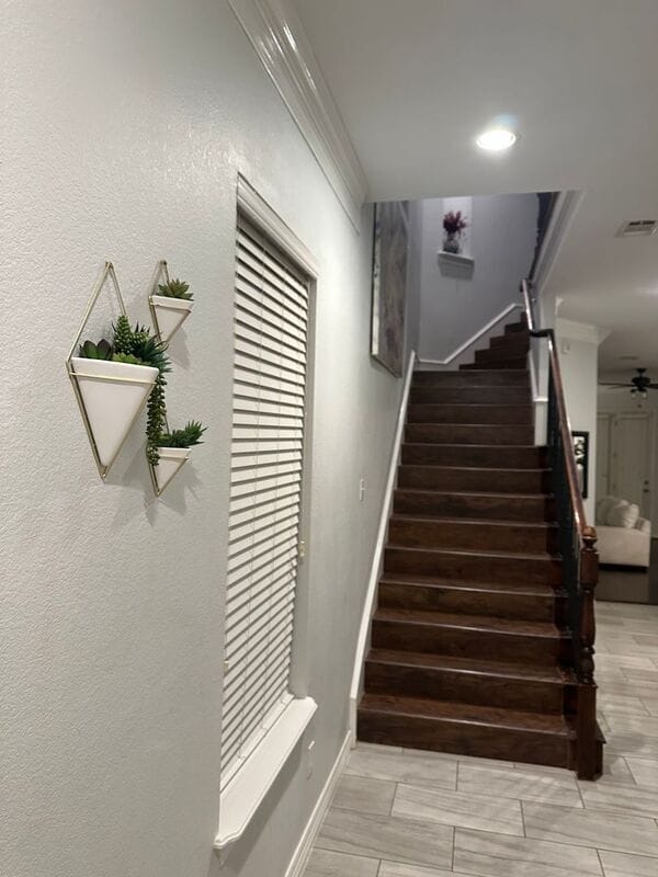 Building Photo - 1004 Colonial Dr