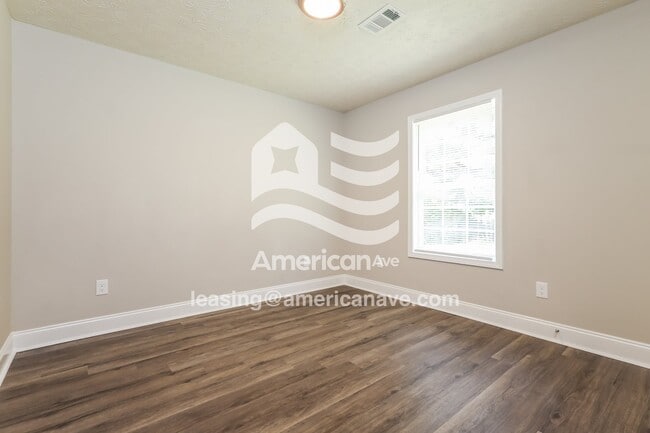 Building Photo - 812 Pine Hill Ct