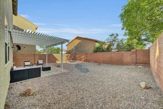 Building Photo - Charming 3-Bedroom Two-Story Home in Gated...