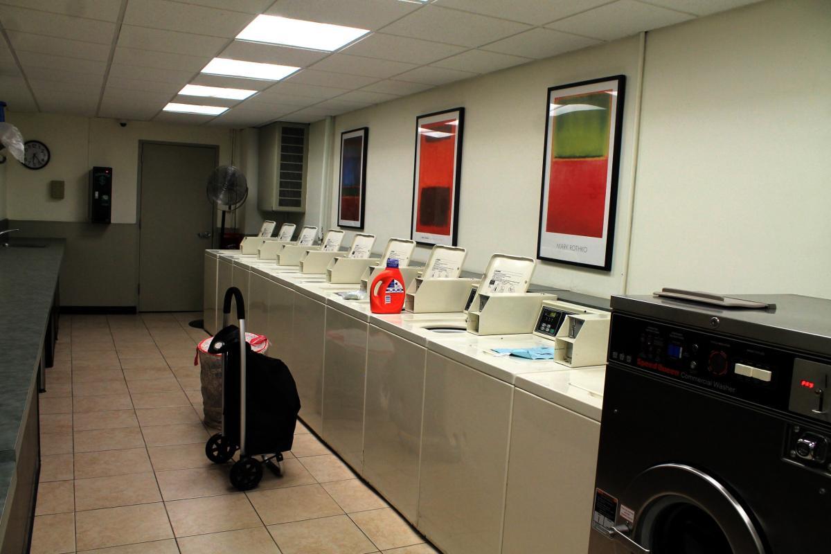 Laundry - 5701 N Sheridan Rd