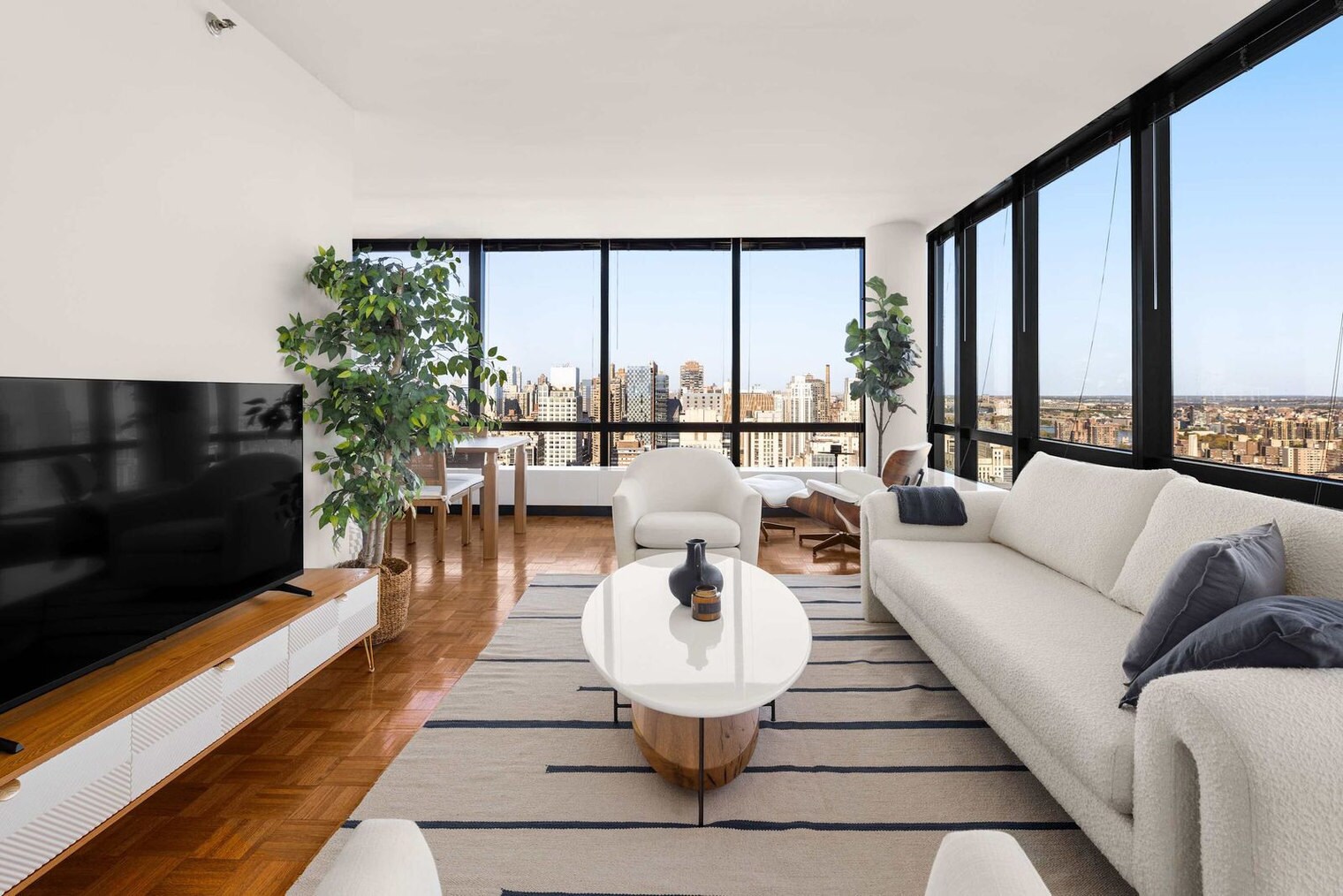 Building Photo - 420 E 61st St