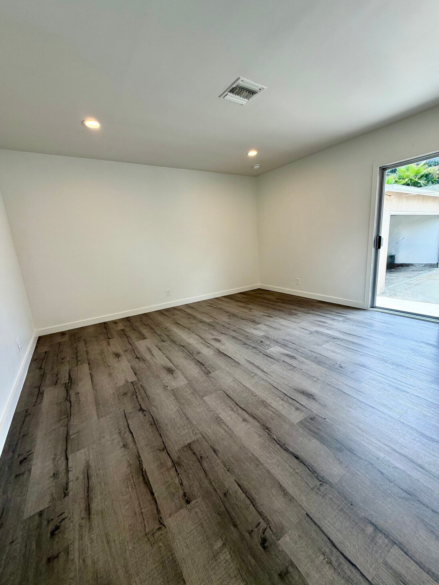 Building Photo - 4225 Tuller Ave