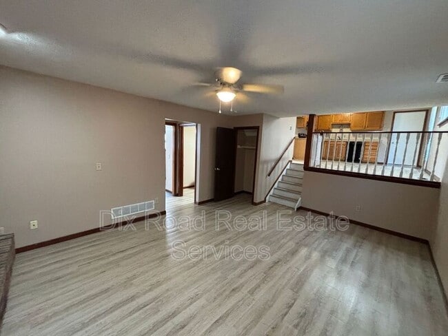 Building Photo - 601 Leo Dr