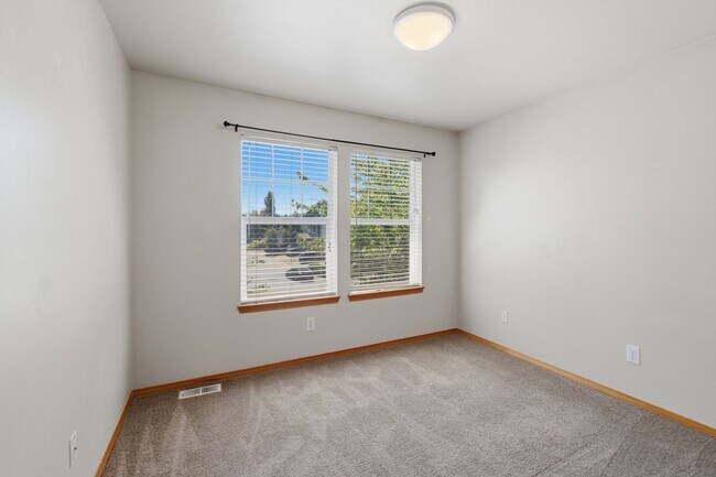 Building Photo - 14803 48th Ave SE
