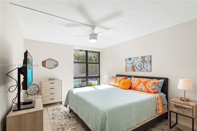 Building Photo - 1101 River Reach Dr