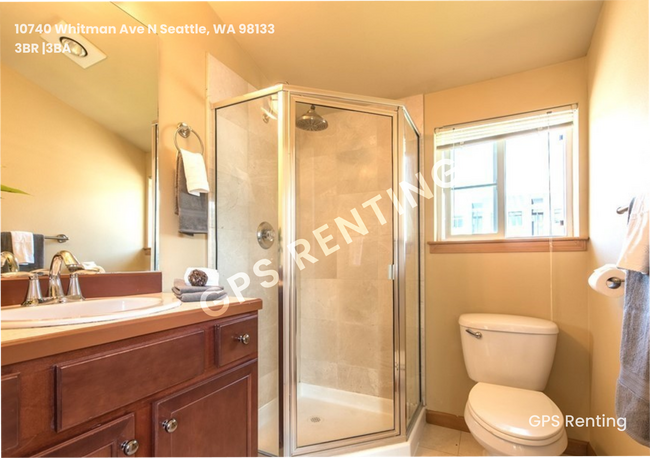 Building Photo - Beautiful Bed 3, Bath 3, home!