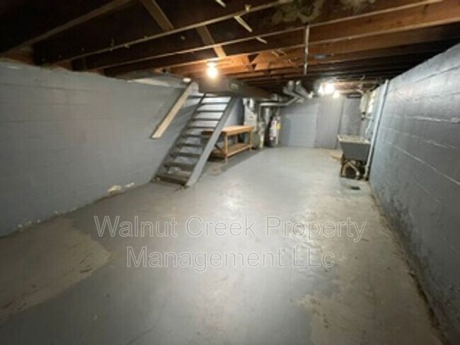 Building Photo - 1911 E 34th St