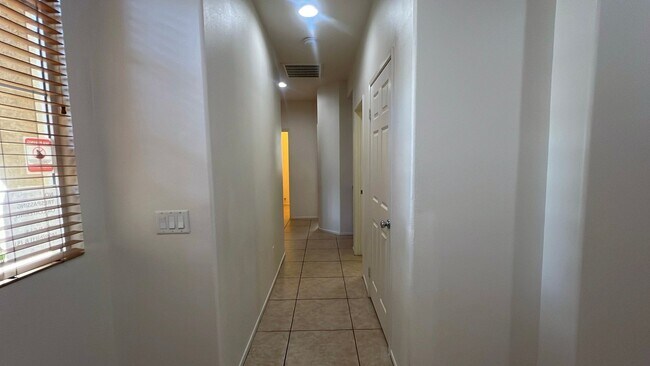 Building Photo - (APPLICATION PENDING) West Lancaster Singl...