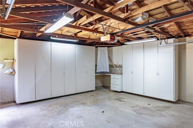 Building Photo - 408 Flower St