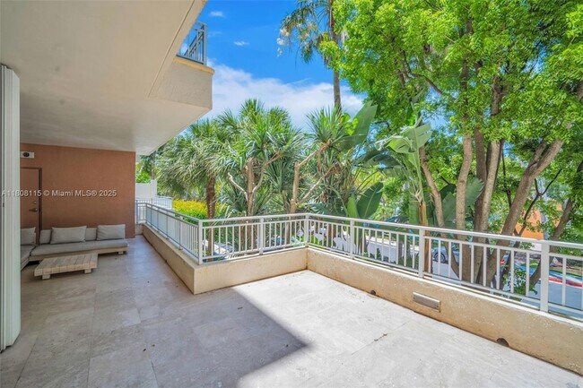 Building Photo - 765 Crandon Blvd