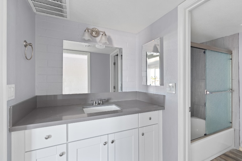 Building Photo - 5570 E Hampton St