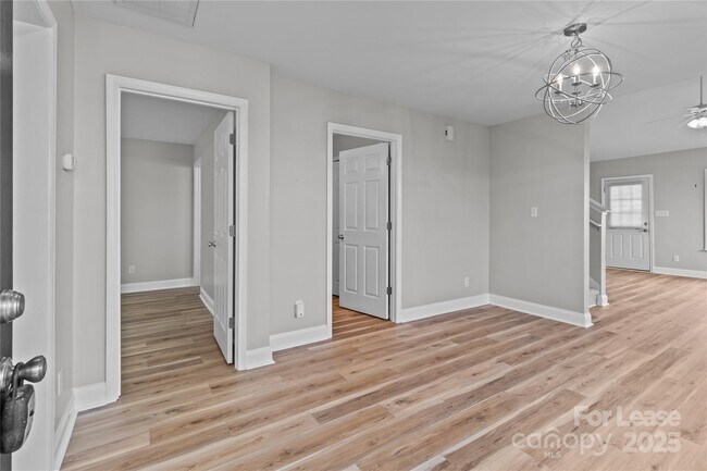 Building Photo - 17331 Villanova Rd