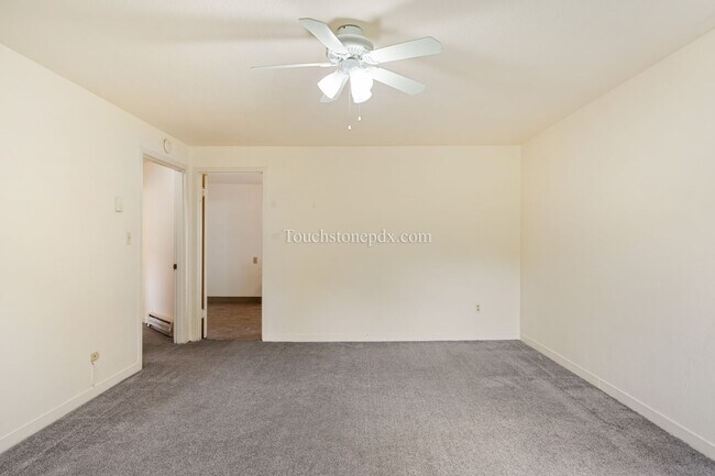 Building Photo - Welcoming 1 BD | 1 BA Conveniently Located...