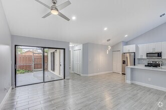 Building Photo - 1240 Summit Pl Cir