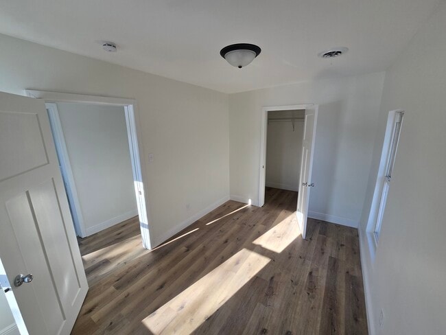 Building Photo - 762 E Station St