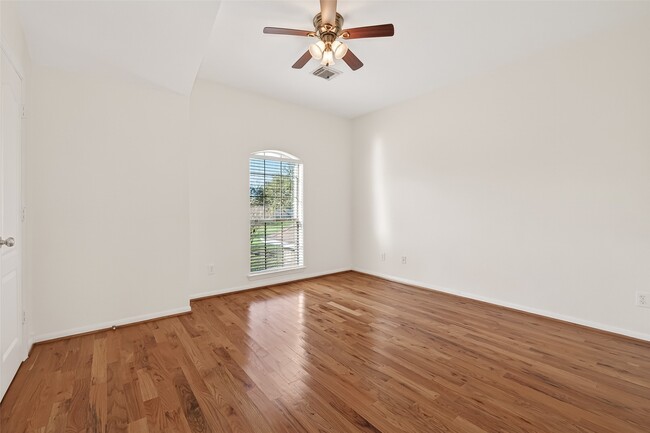 Building Photo - 17719 Brair Arbor